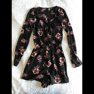 H&M BLACK FLORAL ROMPER SIZE 2